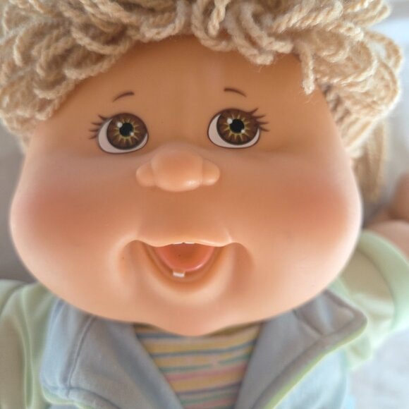 2006 Play along cabbage patch kid wheat hair light brown eyes EUC - Picture 1 of 8